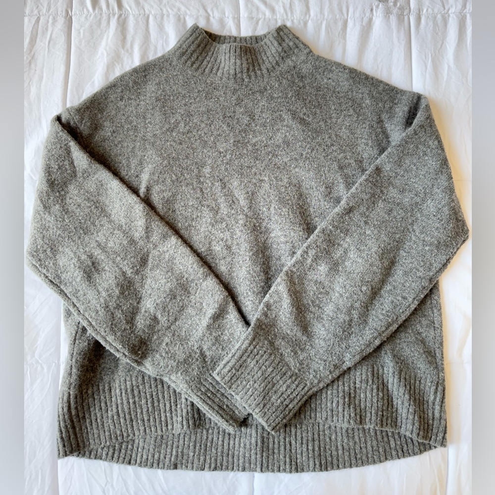 Uniqlo gray mockneck sweater